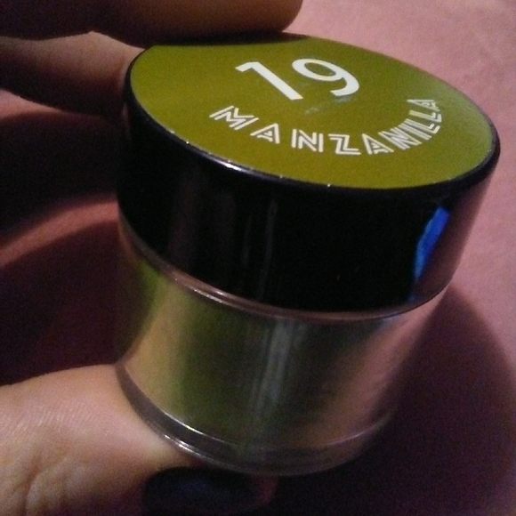 Manzanilla Chamomile Green Mica Cosmetic Grade DIY Nail Dip Eyeshadow Pigment - Picture 5 of 6